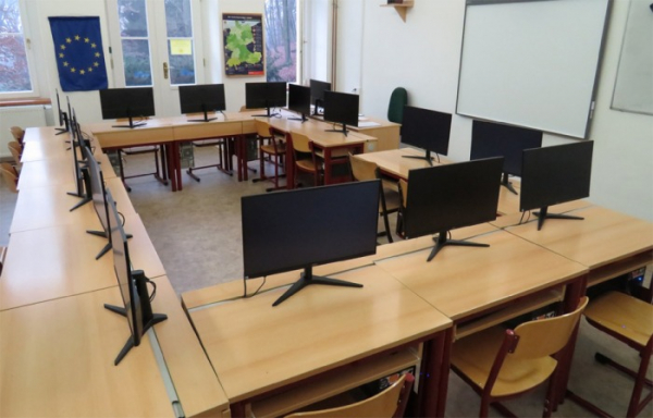 SŠ logistická Dalovice má nově bezbariérový přístup a moderní počítačové učebny