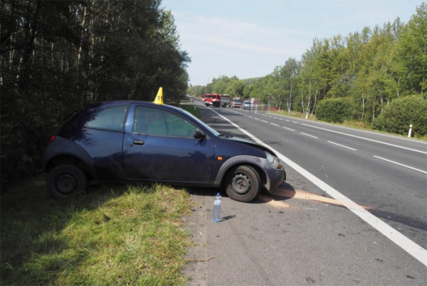 Při dopravní nehodě poblíž Žalmanova byla zraněna řidička osobního vozu a  procházející seniorka 