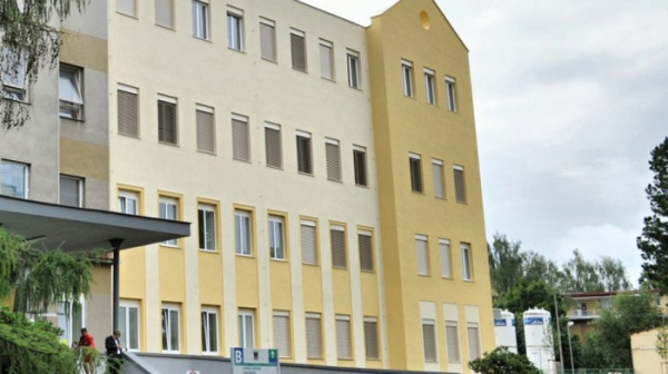 Nový zhotovitel zahájil poslední fázi revitalizace areálu nemocnice Cheb