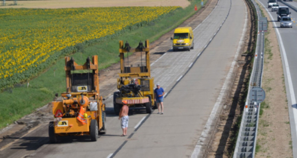 Do oprav a rerkonstrukcí silnic Karlovarského kraje letos půjde téměř půl miliardy korun
