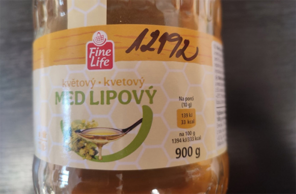 Do Česka se dostal med od slovenské firmy s obsahem antibiotik