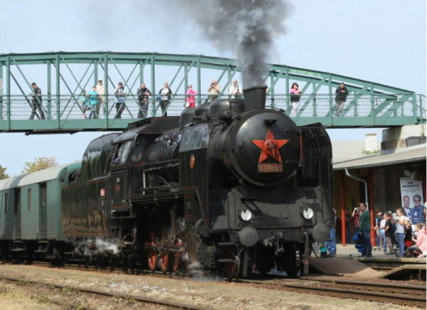 Jízda parního vlaku na úpatí Doupovských hor připomene 125. výročí tratě Protivec - Bochov