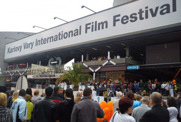 ČOI: Na Mezinárodním filmovém festivalu v Karlových Varech polovina prodejců porušila zákon