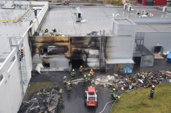 V obchodním centru Tesco v Mariánských Lázních došlo k požáru