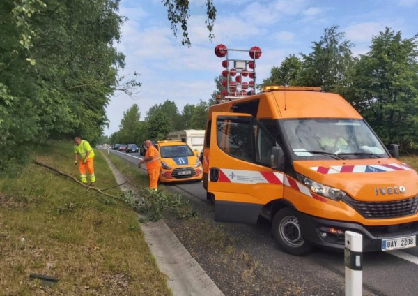 ŘSD: Tříčlenná rychlá rota zajišťuje operativní údržbu napříč celým Karlovarským krajem