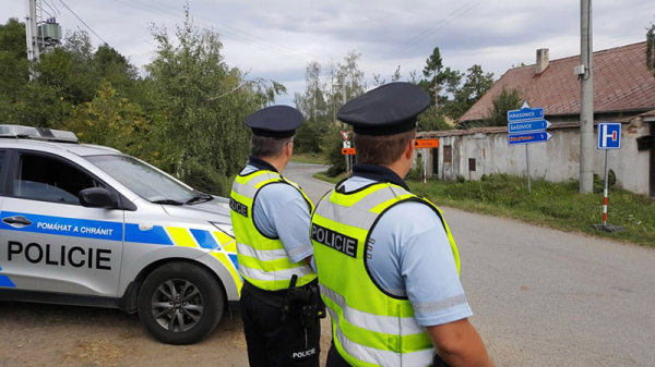 Policisté zkontrolovali na Karlovarsku v rámci dopravně bezpečnostní akce téměř tisíc vozidel